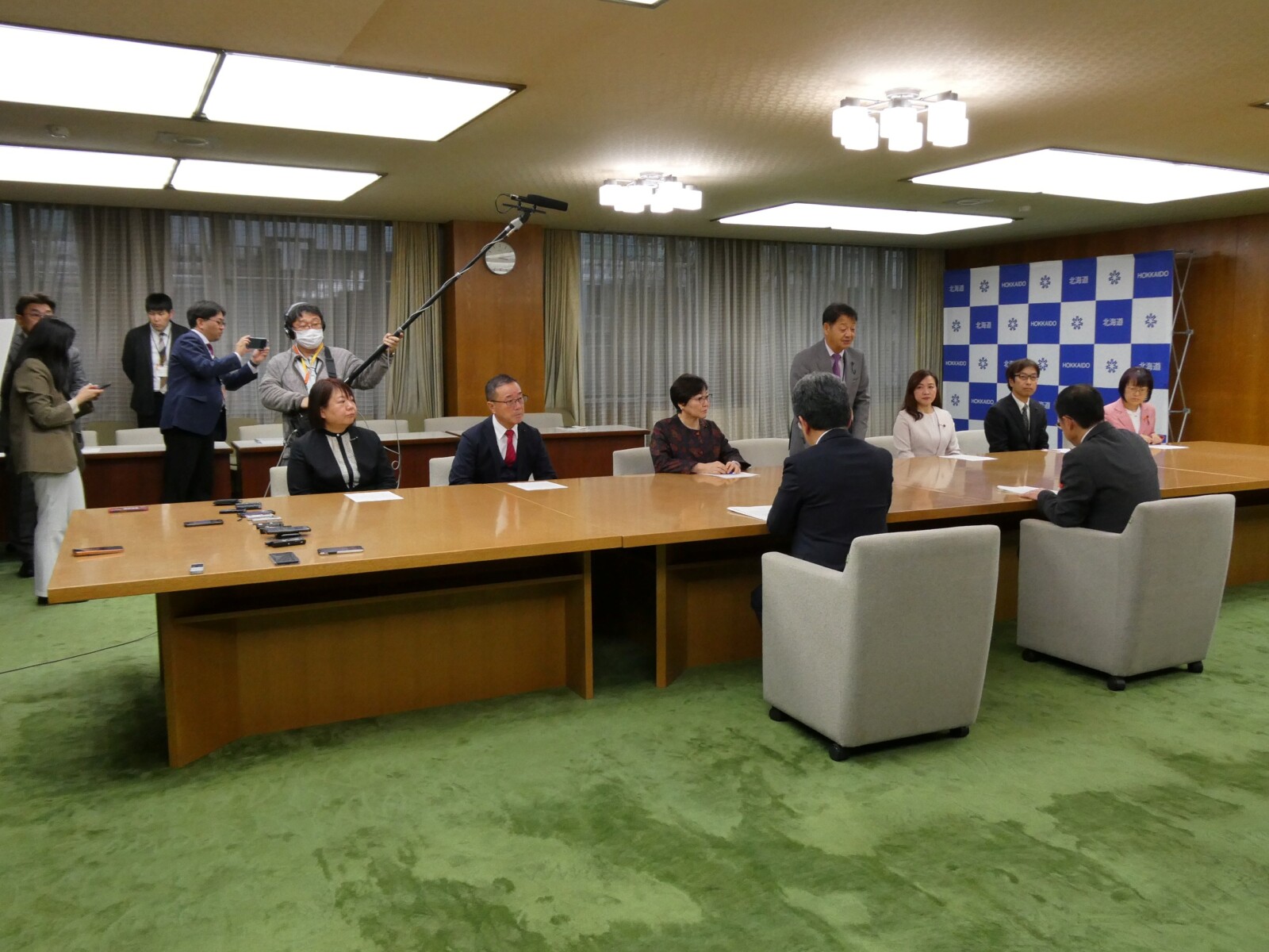 道知事に対して「泊原発再稼働の慎重な判断を求める」申入れを実施。